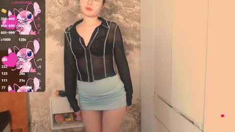 Snapshot of hiaru_cutie chatting on September 2025 05:33:02 AM Hiaru online show from September 2025 05:33:02 AM