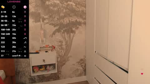 Snapshot of hiaru_cutie chatting on November 2025 05:28:02 AM Hiaru online show from November 2025 05:28:02 AM