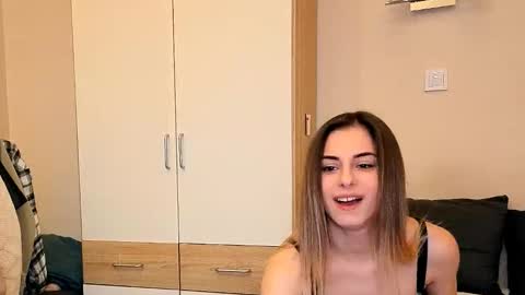 Snapshot of hidden_gem__ chatting on November 2025 05:30:01 PM Ana online show from November 2025 05:30:01 PM