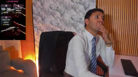 Snapshot of hiddenoffice chatting on October 2025 11:37:02 PM George online show from October 2025 11:37:02 PM