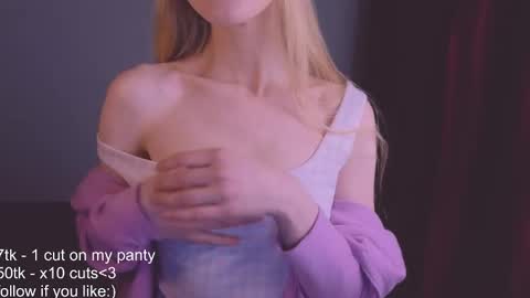 Snapshot of hihi_im_chloe chatting on January 2025 06:23:01 PM Chloe online show from January 2025 06:23:01 PM