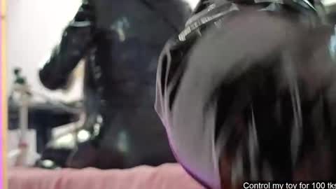 Snapshot of hikiko_doll_ chatting on October 2025 11:00:02 PM Call me hikiko or kiko online show from October 2025 11:00:02 PM