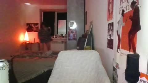 hikksidy online show from January 2025 12:12:01 AM