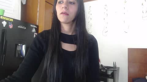 hilaril18 online show from December 2024 01:14:01 AM