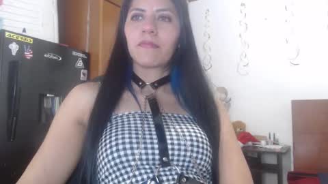 hilaril18 online show from December 2024 05:48:01 AM