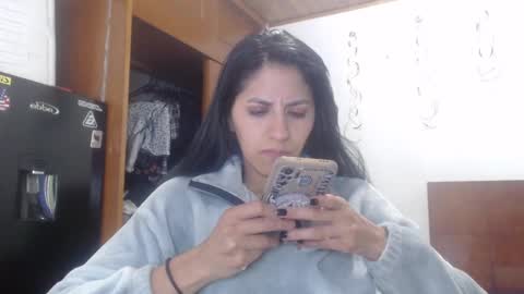 hilaril18 online show from December 2024 08:51:02 AM