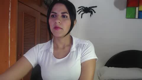 Snapshot of hilari18 chatting on October 2025 12:00:02 AM hilaril18 online show from October 2025 12:00:02 AM