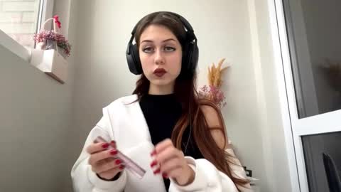 Snapshot of hildredmabray chatting on October 2025 01:43:02 PM Hi Im Elizabeth online show from October 2025 01:43:02 PM