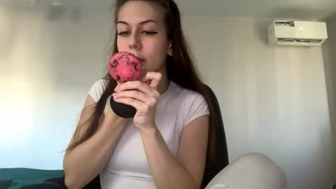 Snapshot of hildredmabray chatting on October 2025 10:17:02 AM Hi Im Elizabeth online show from October 2025 10:17:02 AM