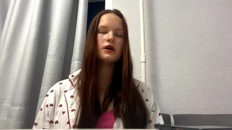 Snapshot of hirokobab chatting on October 2025 02:29:02 PM Viola online show from October 2025 02:29:02 PM