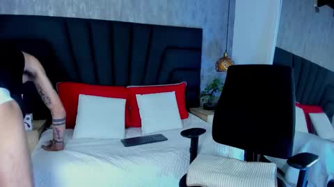 Snapshot of hisoka_0 chatting on October 2025 01:17:01 AM Hisoka online show from October 2025 01:17:01 AM