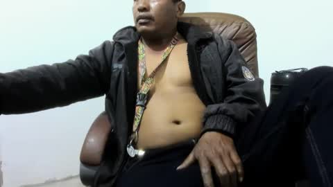 Snapshot of hk5792 chatting on September 2025 04:25:02 AM Your Morenito online show from September 2025 04:25:02 AM