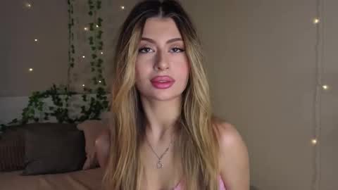 Moni Monica online show from November 2025 08:06:01 AM