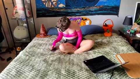holiday_hoehoehoe online show from September 2025 07:59:01 PM