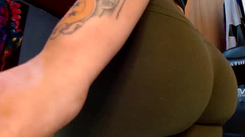 holly_thomsonx69 online show from February 2025 08:14:02 PM