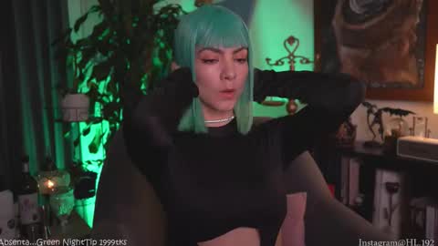 Holly Linder online show from September 2025 02:16:01 AM