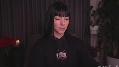 Holly Linder online show from October 2025 01:50:01 AM