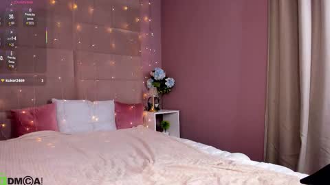 Snapshot of hollyray_ chatting on October 2025 07:45:02 AM Holly online show from October 2025 07:45:02 AM