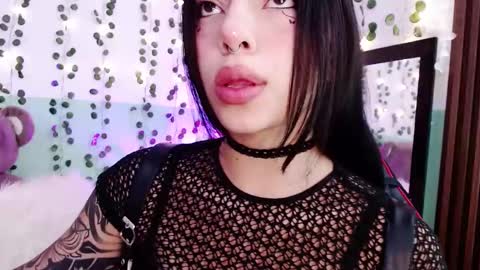 holly online show from December 2024 03:57:01 PM