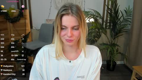 Snapshot of holy_alexa chatting on January 2025 07:13:01 PM Alexa online show from January 2025 07:13:01 PM