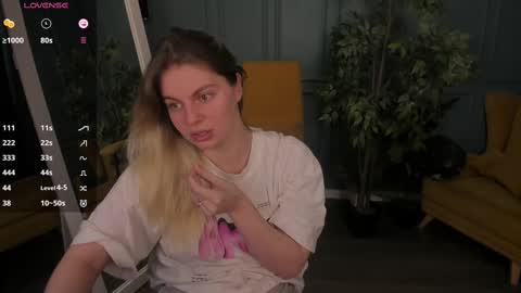 Snapshot of holy_alexa chatting on March 2025 01:19:02 PM Alexa online show from March 2025 01:19:02 PM