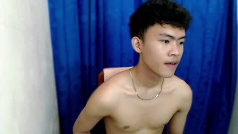 Snapshot of holy_fucker21 chatting on October 2025 06:43:01 AM Jayjay online show from October 2025 06:43:01 AM