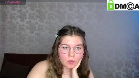 Welcome guys  Pleasure to see you all here  My name is MichaelaTip menu is active Private is open  online show from January 2025 09:33:02 AM