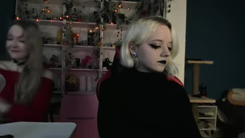 Snapshot of holy_mistresss chatting on October 2025 10:49:02 AM holy_mistresss online show from October 2025 10:49:02 AM