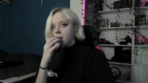 Snapshot of holy_mistresss chatting on November 2025 09:30:01 AM holy_mistresss online show from November 2025 09:30:01 AM