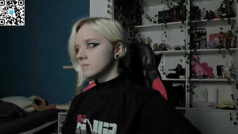 Snapshot of holy_mistresss chatting on November 2025 09:32:02 AM holy_mistresss online show from November 2025 09:32:02 AM