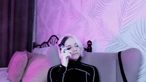 Miss Silvia   GMT2  Tuesday - Saturday  0900am-1600pm online show from December 2024 08:13:01 AM