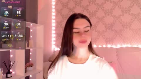 Mia online show from October 2025 03:42:01 AM