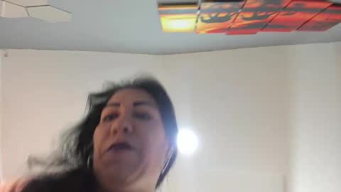 Honey online show from October 2025 07:43:01 PM