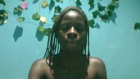 Snapshot of honey_bug2 chatting on September 2025 09:31:02 PM Queen online show from September 2025 09:31:02 PM