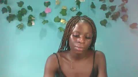 Snapshot of honey_bug2 chatting on October 2025 03:23:02 PM Queen online show from October 2025 03:23:02 PM