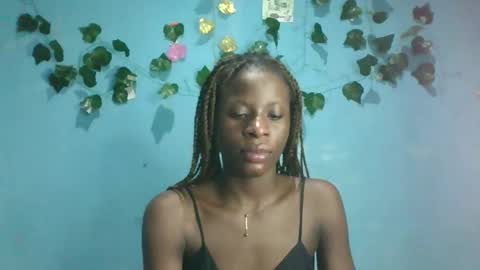 Snapshot of honey_bug2 chatting on November 2025 09:48:02 PM Queen online show from November 2025 09:48:02 PM