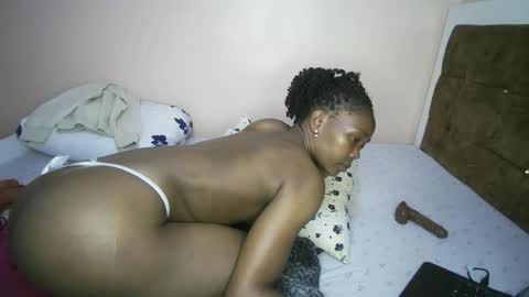 honey_bunny0 online show from November 2025 01:22:04 PM