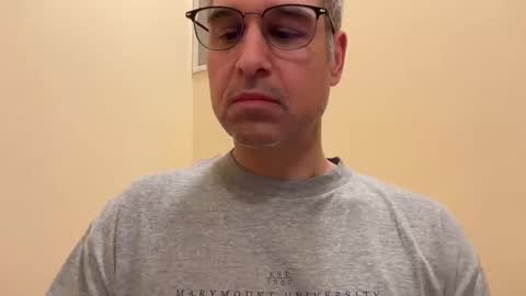 honey_man14 online show from February 2025 06:08:02 PM