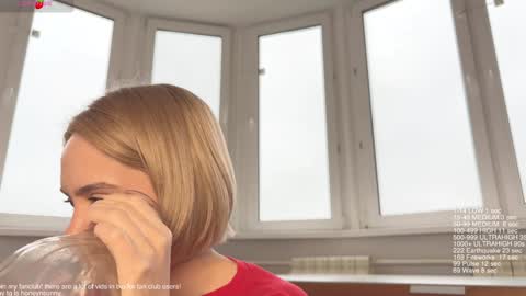 Snapshot of honey_sunshine chatting on October 2025 09:10:01 AM Jenyanew vid how I squirt in forest in bio online show from October 2025 09:10:01 AM