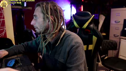 Snapshot of honeyand_thebear chatting on December 2024 04:25:01 AM Honey and Bear online show from December 2024 04:25:01 AM