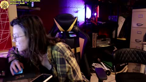 Snapshot of honeyand_thebear chatting on December 2024 02:56:01 AM Honey and Bear online show from December 2024 02:56:01 AM