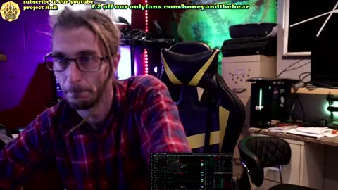 Snapshot of honeyand_thebear chatting on February 2025 03:52:02 PM Honey and Bear online show from February 2025 03:52:02 PM