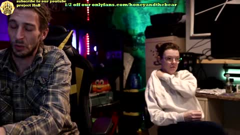 Snapshot of honeyand_thebear chatting on February 2025 03:19:01 AM Honey and Bear online show from February 2025 03:19:01 AM
