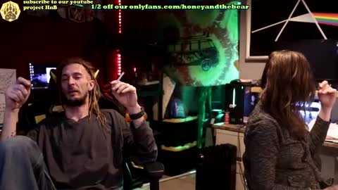 Snapshot of honeyand_thebear chatting on March 2025 02:25:01 AM Honey and Bear online show from March 2025 02:25:01 AM