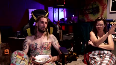 Snapshot of honeyand_thebear chatting on September 2025 02:22:01 AM Honey and Bear online show from September 2025 02:22:01 AM