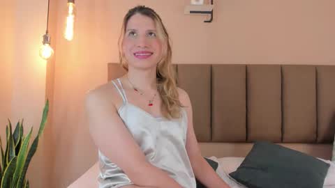 honeygray02 online show from October 2025 12:27:01 PM