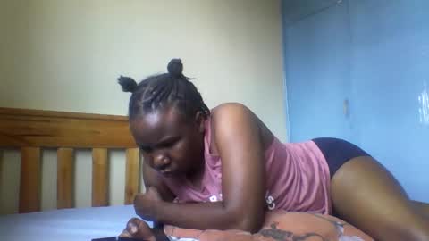 Snapshot of honeymuny chatting on November 2025 07:42:02 AM Honeymuny online show from November 2025 07:42:02 AM