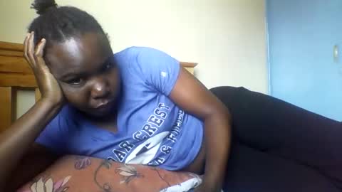 Snapshot of honeymuny chatting on November 2025 05:57:01 AM Honeymuny online show from November 2025 05:57:01 AM