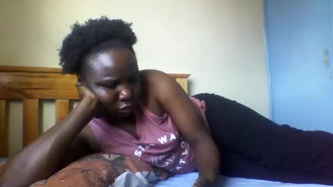 Snapshot of honeymuny chatting on November 2025 06:19:01 AM Honeymuny online show from November 2025 06:19:01 AM