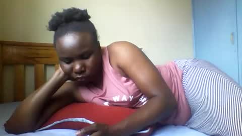 Snapshot of honeymuny chatting on November 2025 06:46:02 AM Honeymuny online show from November 2025 06:46:02 AM